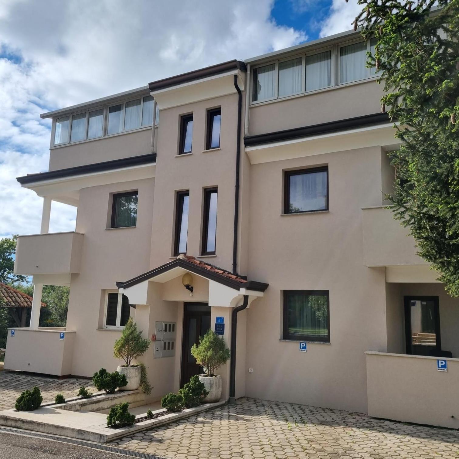 Apartments Krizine Ουμάγκ Εξωτερικό φωτογραφία